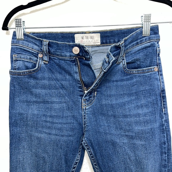 Free People We the Free Cropped Distressed Skinny Jeans Raw Hem Size 25 - Picture 5 of 11